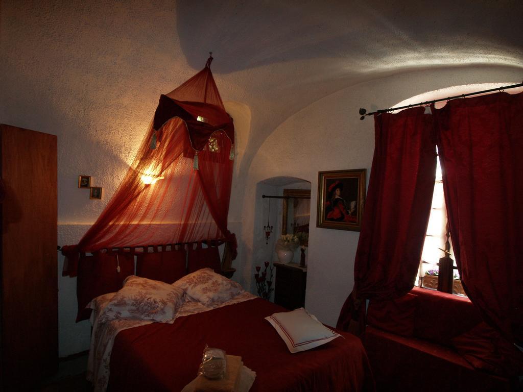 Bed and Breakfast Le Petit Chateau Дольчеаккуа Номер фото